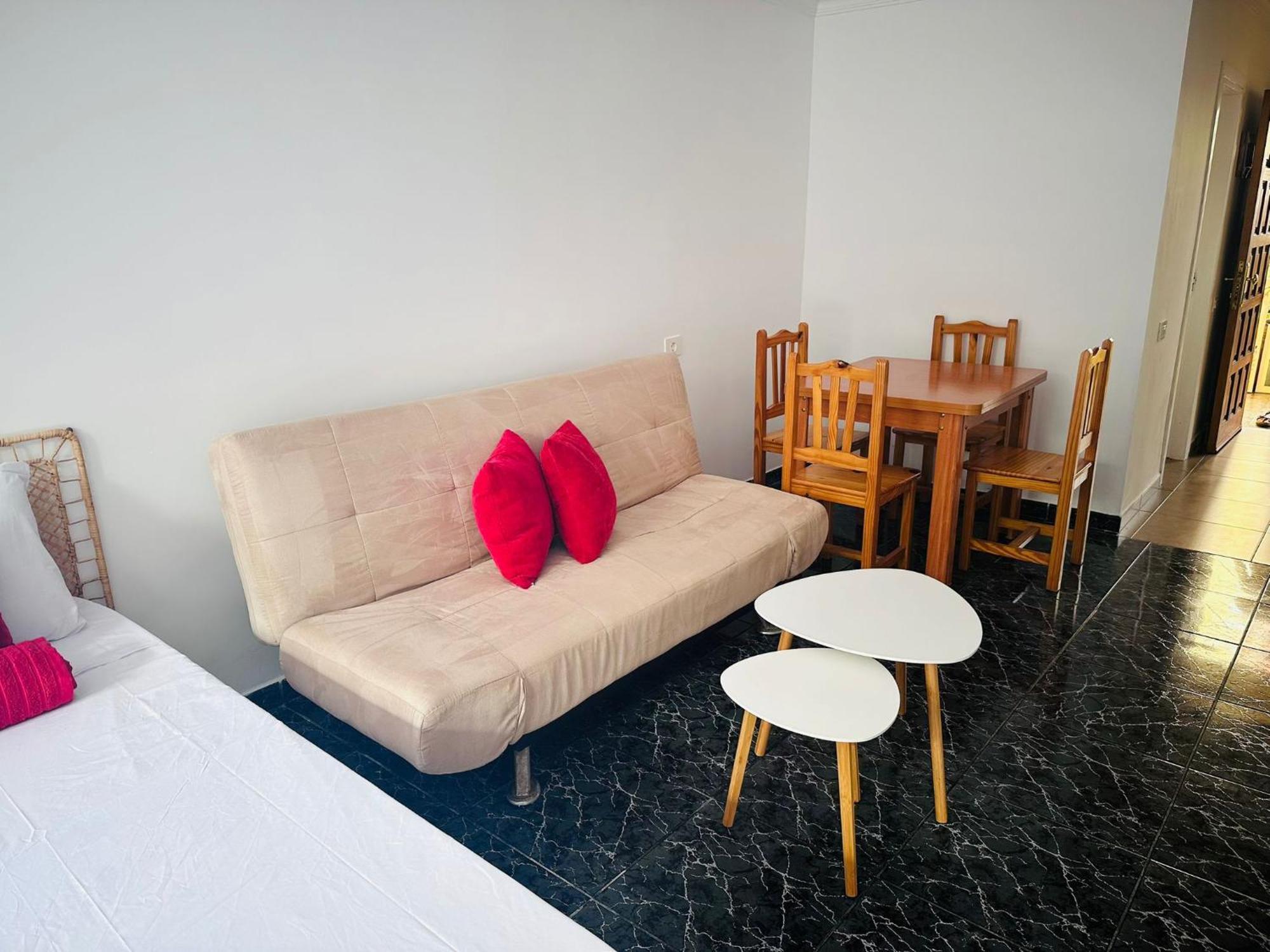 Cozy 2-Bed & Sofa-Bed Studio In Los Cristianos Los Cristianos  Exterior photo