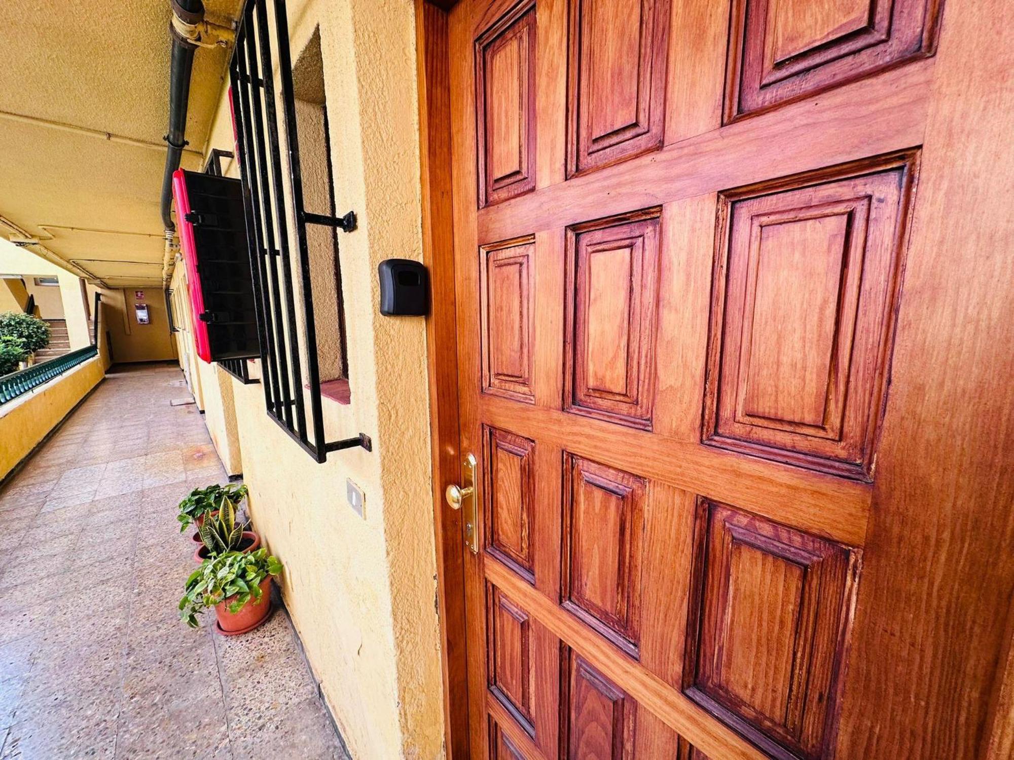Cozy 2-Bed & Sofa-Bed Studio In Los Cristianos Los Cristianos  Exterior photo